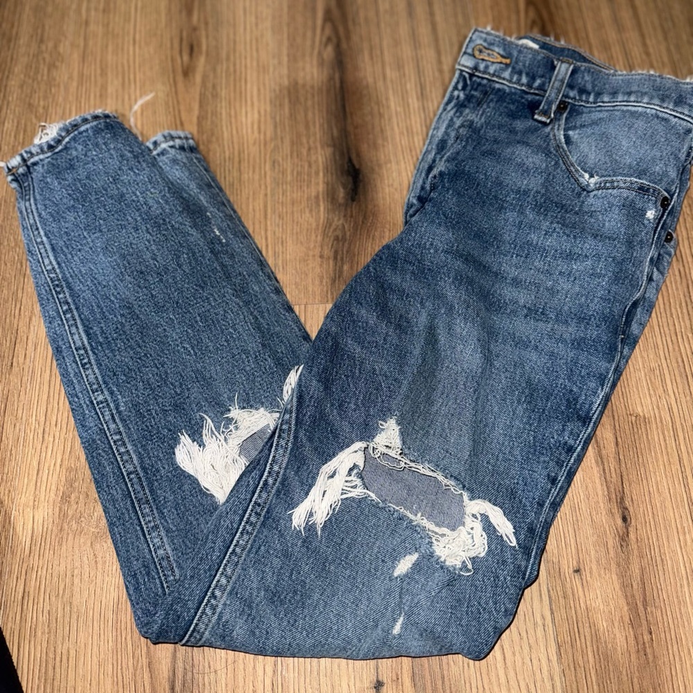 Abercrombie & Fitch Mom High Rise Relaxed Blue Jeans